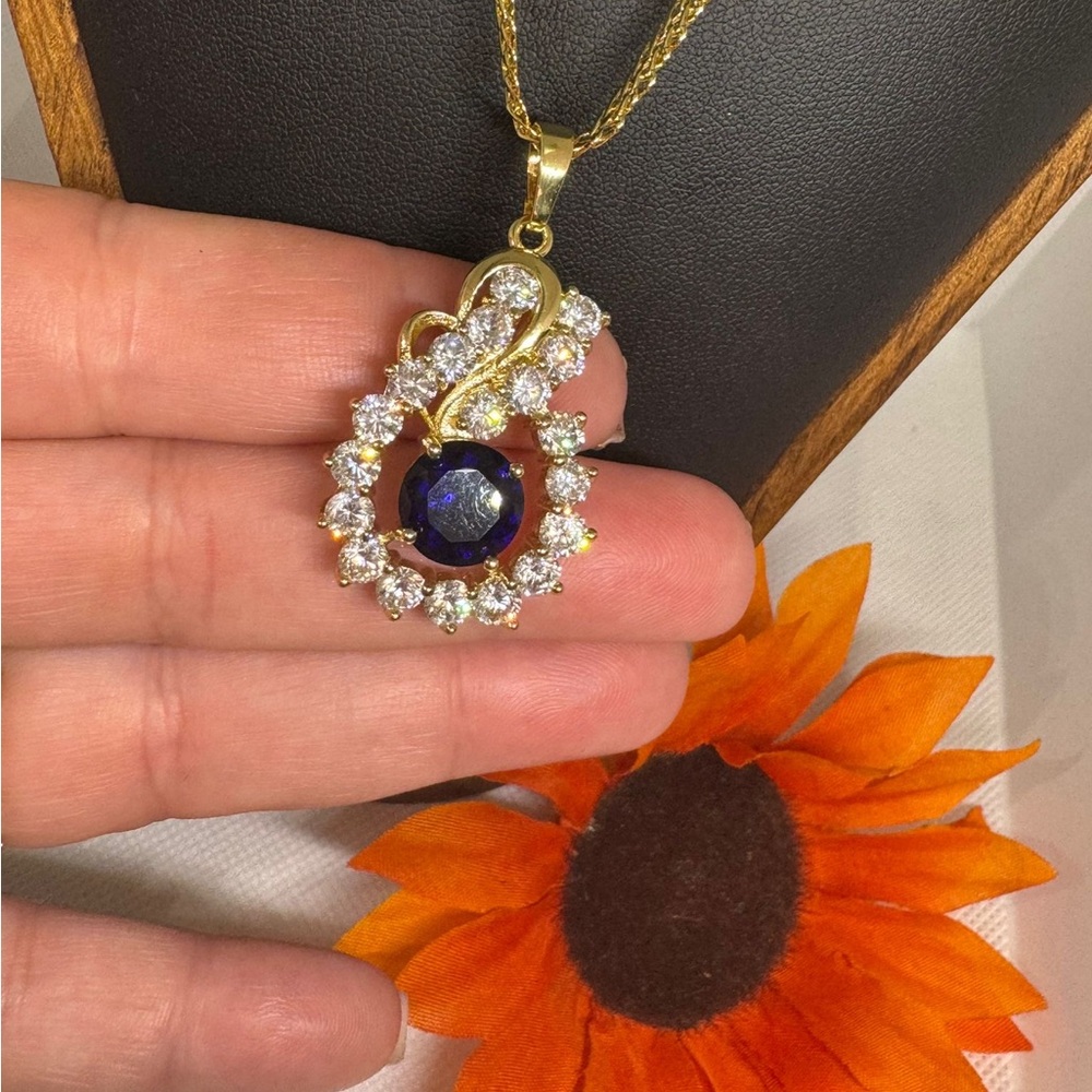 Elegant Gold and Blue Pendant Necklace